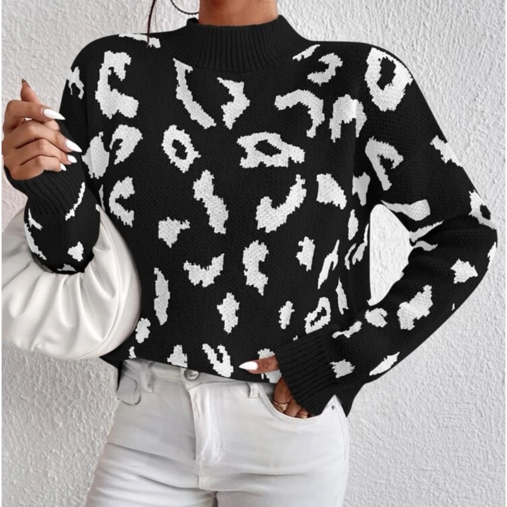New. Black leopard print long sleeve sweater - Picture 3 of 7